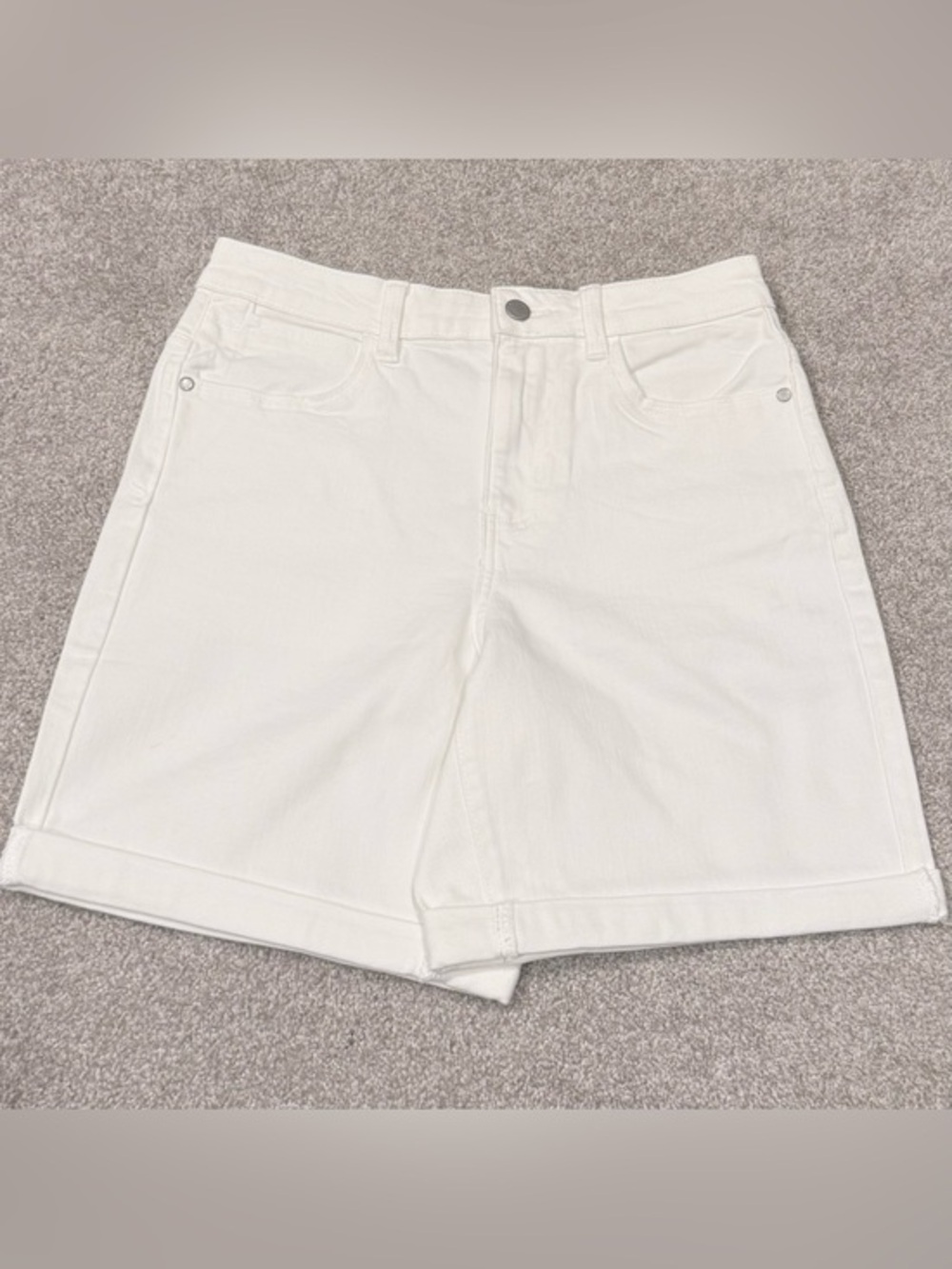 NWT Wrangler women’s high rise white denim shorts size 4